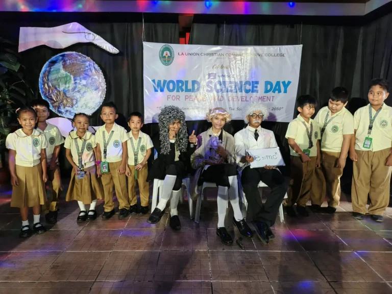 First Walking SCIENCE Seminar & Science Tunnel Exhibit